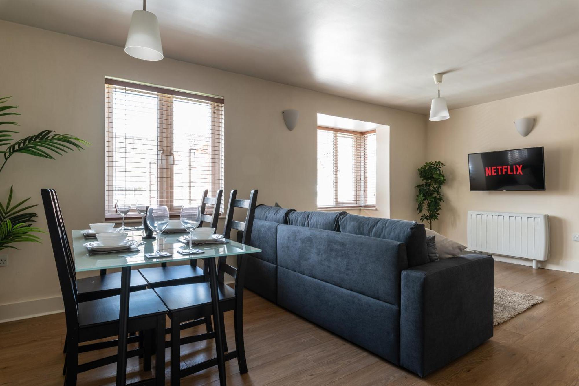 Spacious 2Br Flat - 2 Free Parking Spaces - Near Lgw Airport Crawley  Eksteriør bilde